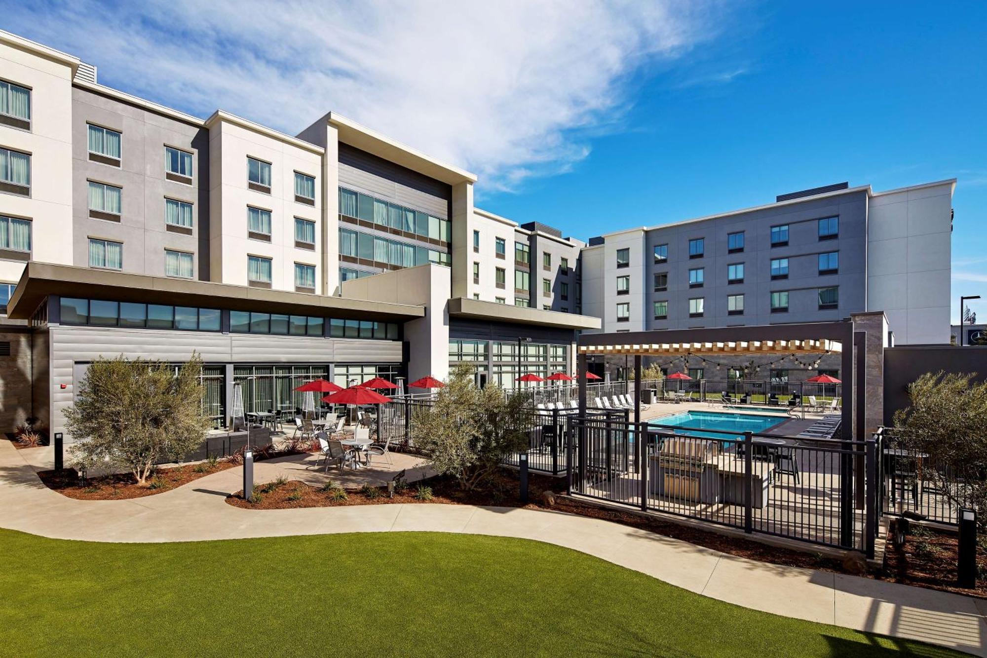 Hampton Inn Long Beach Airport, Ca Eksteriør billede
